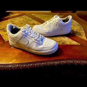 Nike Air Force 1 (AF1)